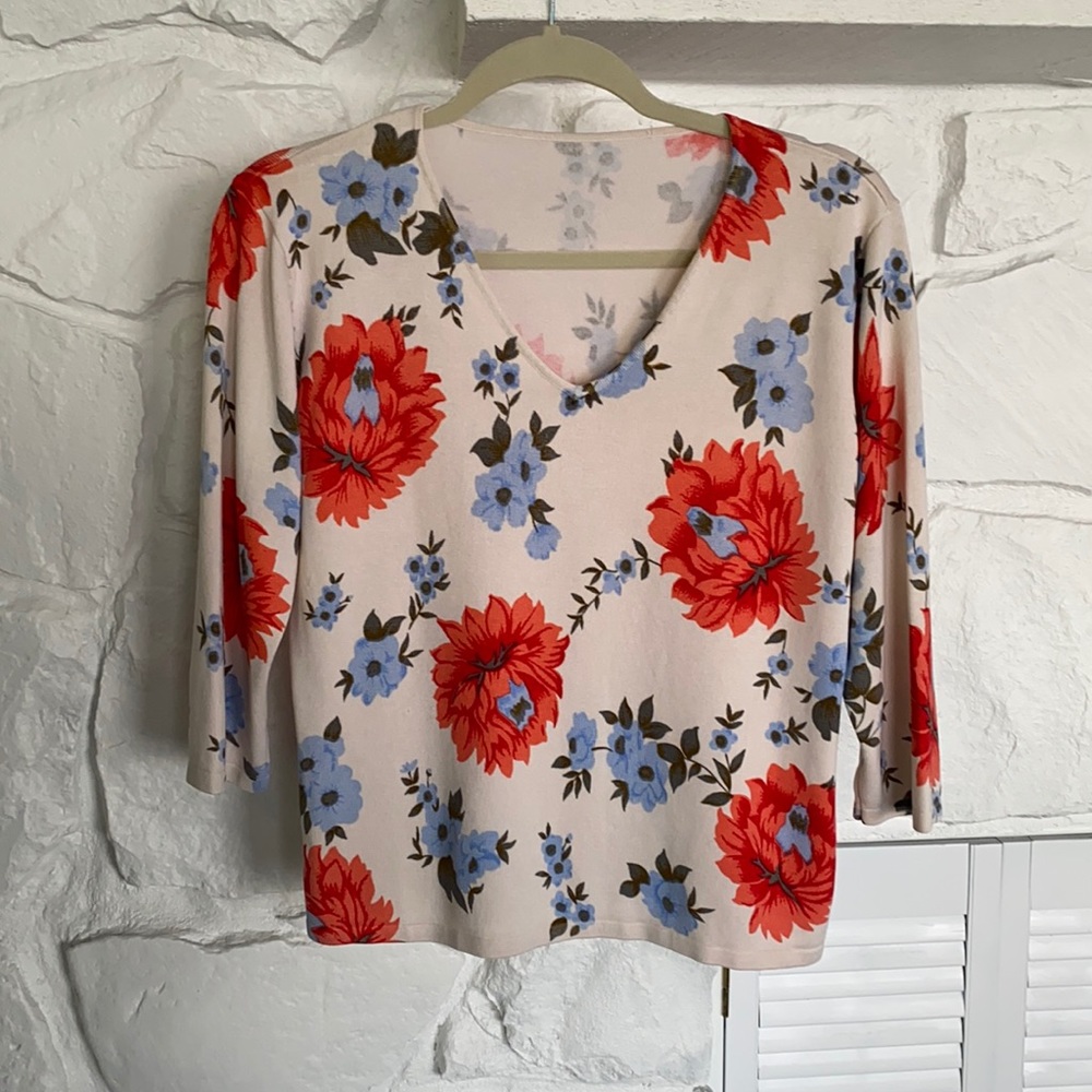 Floral V Neck knit blue coral white Top